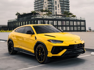 Lamborghini Urus rental in Los Angeles